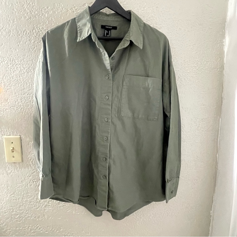 Forever 21 Women's Green Button-Up Long Sleeve Shirt Size Medium 100% Cotton